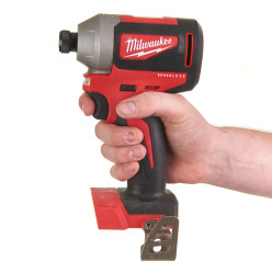 Професійний набір акумуляторного інструменту Milwaukee M18 CBLPP2A-402C : шурупокрут, гайкокрут Київ