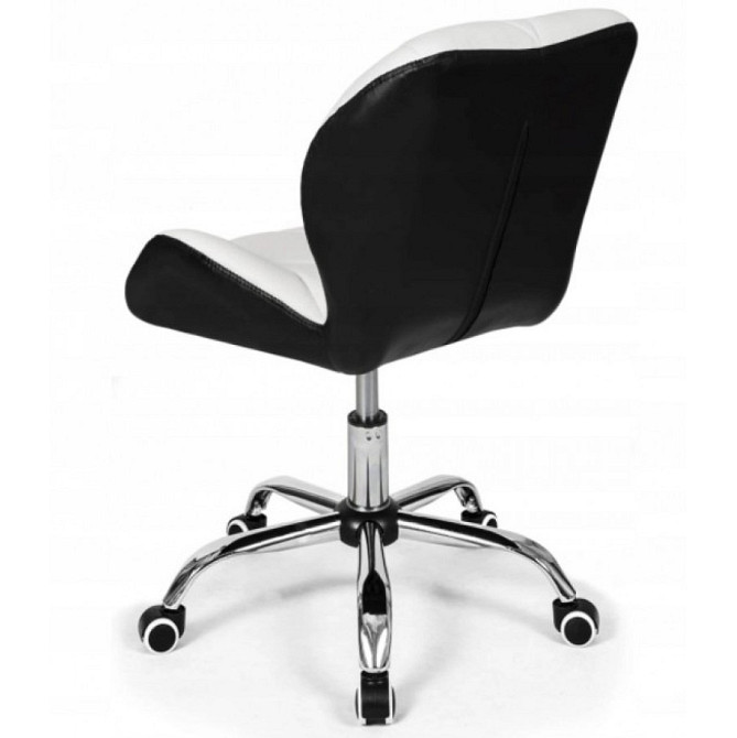 Крісло офісне комп'ютерне B-531 на коліщатках робоче для комп'ютера офісу дому Чорно-білий Київ - фото 5