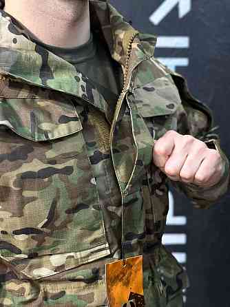 Армійська куртка з капюшоном та липучками зручна легка демісезонна з кишенями і захистом від вітру Львів