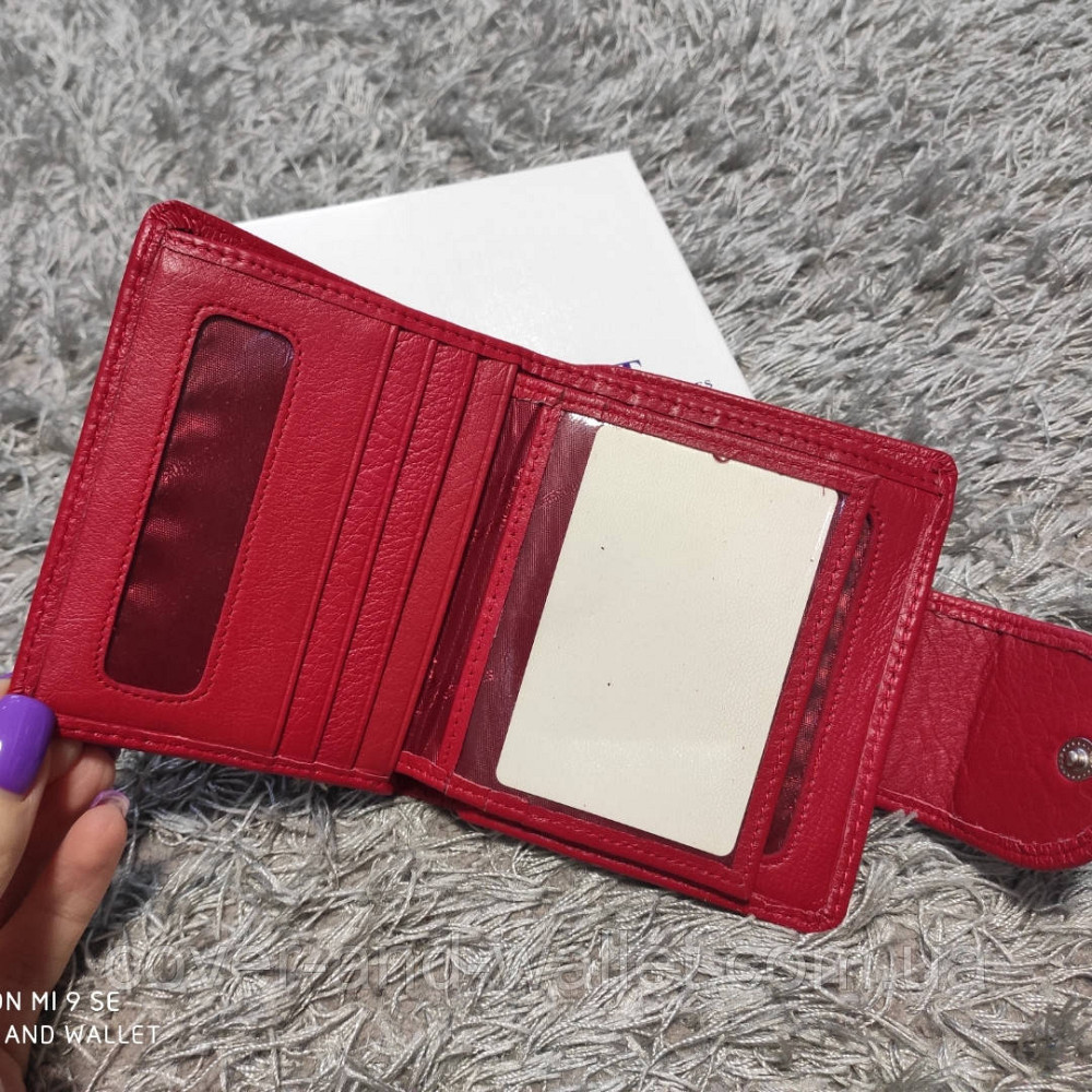 Маленький жіночий шкіряний гаманець червоного кольору з монетницею ST Leather Київ - фото 3