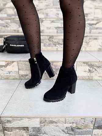 Черевики жіночі VELONY чорні натуральна замша висота 10см каблук 8,5см 35р.-22,5см. (1173) Коломия