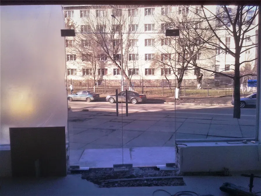 Витрины стеклянные фасадные Киев - изображение 9