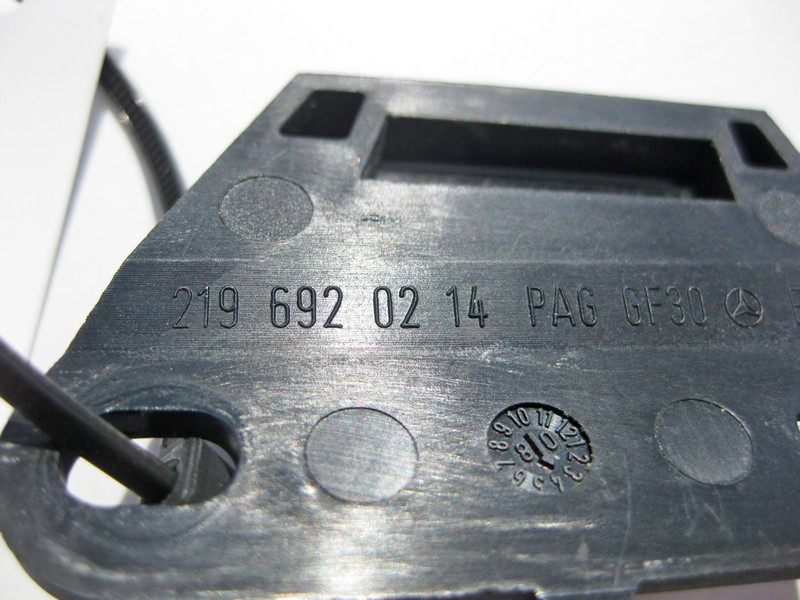 Mercedes-Benz  A2196920214 Тримач зовнішнього вертикального молдингу правої стійки "B" CLS C219 Одесса - изображение 3
