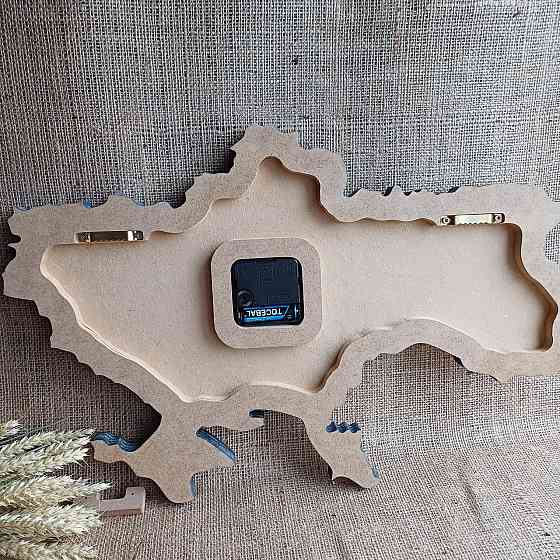 Настінний годинник з епоксидної смоли ручної роботи "Карта України" 30х19 см Дніпро