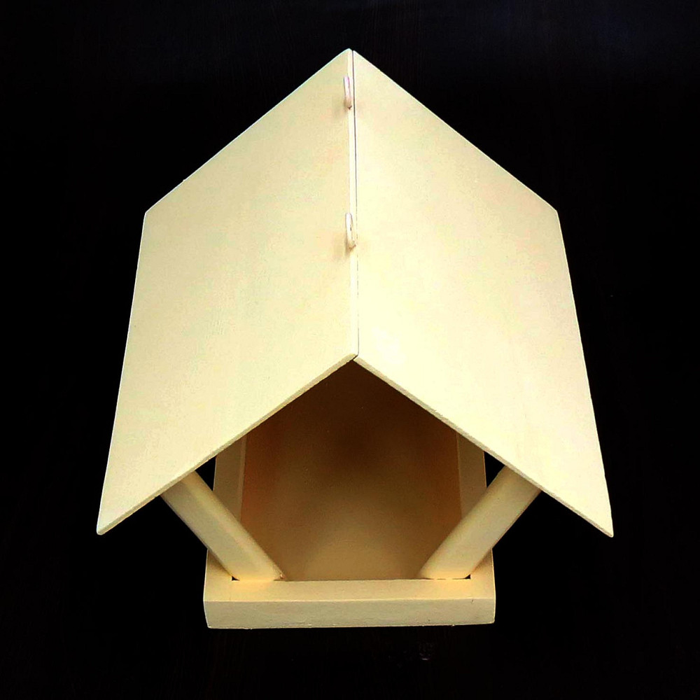 Кормушка садовая для птиц 