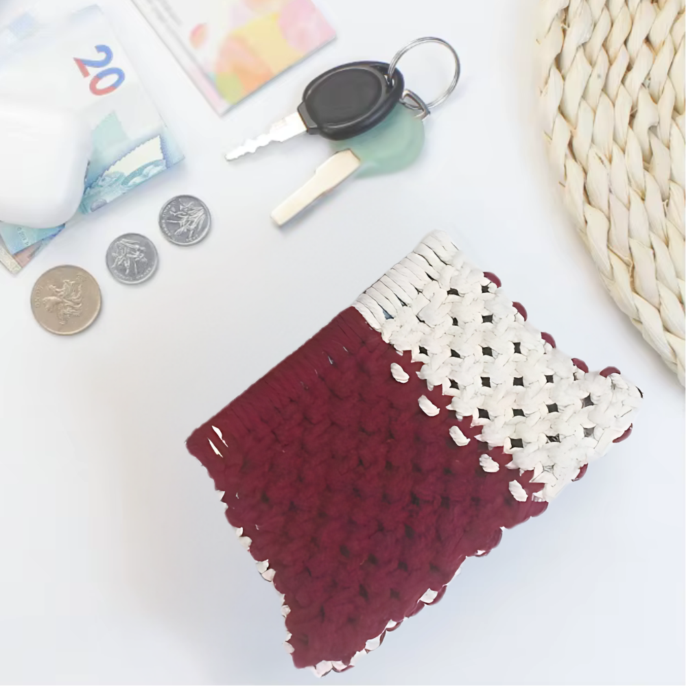 Набор макраме для рукоделия, для творчества и вязания своими руками кошелька 15.7х10см цвет красный с белым Каменец-Подольский - изображение 1