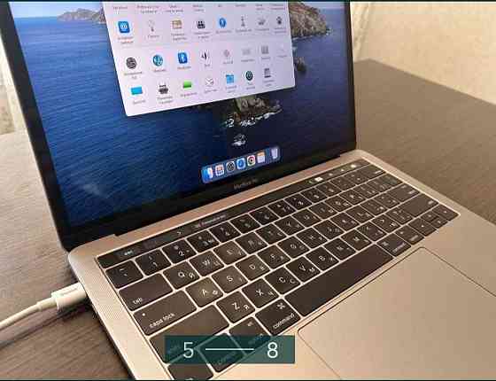Ноутбук: MacBook Pro 13 , 16/256Gb. Київ