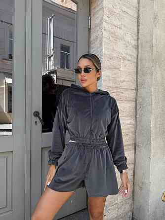 Жіночий стильний костюм-двійка: кофта та шорти зі стразами велюр Графіт, 42/44 Одеса