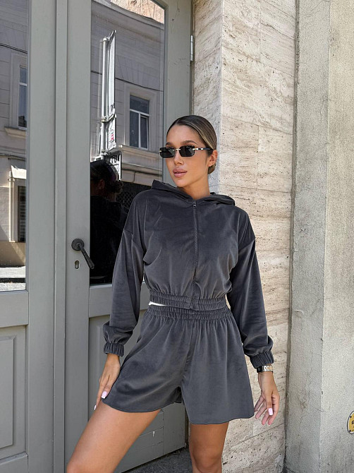 Жіночий стильний костюм-двійка: кофта та шорти зі стразами велюр Графіт, 42/44 Одеса - фото 3