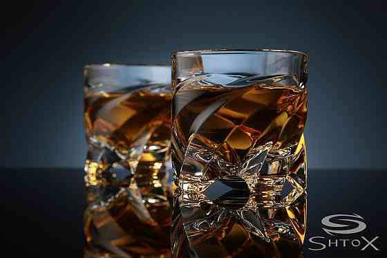 Набор из двух вращающихся рюмок Олимп Shtox (002S) 70 мл Ровно