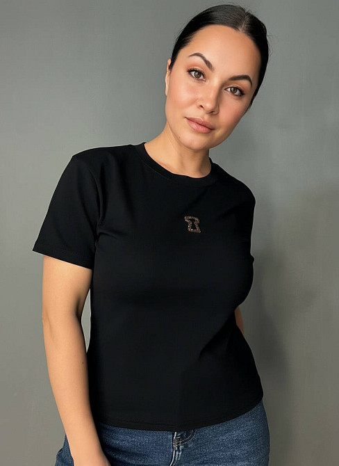 Футболка жіноча A-N 911-21 з аплікацією камінців силует замка базова one size, чорний, one size Київ - фото 3