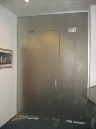 Стеклянные двери, двери из закаленного стекла, входные стеклянные двери, входные стеклянные двери Киев