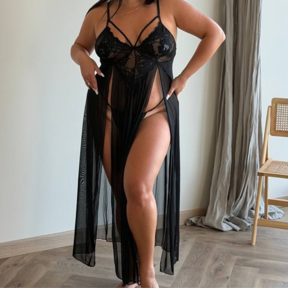 Эротический пеньюар больших размеров plus size с кружевом длинный с разрезом полупрозрачный на бретелях с трусиками черный 3XL Одесса