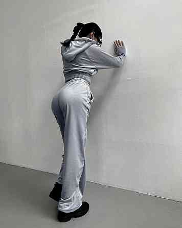 Жіночий повсякденний велюровий костюм-двійка із широкими штанами та укороченою кофтою плюшевий велюр Сірий, 46/48 Одеса