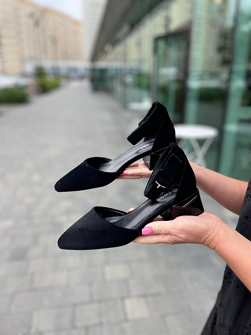 Meideli Чорні босоніжки літні жіночі на низьких підборах із закритим носком, з екозамші MEIDELI Коломыя - изображение 9