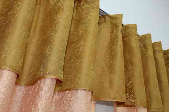 Кухонные шторы VR-Textil № 073к с ламбрекеном и подхватами персиковый с золотистым 270х170 см (52-0146) Киев