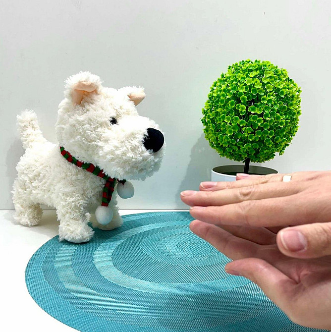 Собачка інтерактивна на повідку ходить виляє хвостом видає звуки повідок д/в реагує на дотик і ляскання долонь знімний шарфик Чернигов - изображение 7