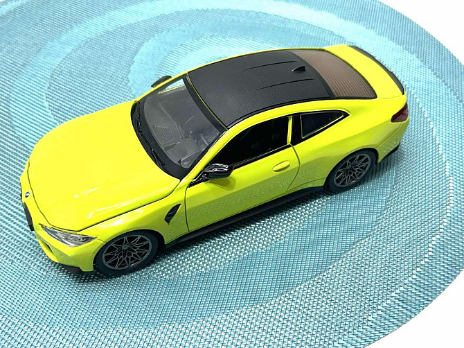 Машинка Автопром 1:24 BMW M4 метал інерційна звук світло відкриваються двері капот Жовта (68280A) Чернігів - фото 3