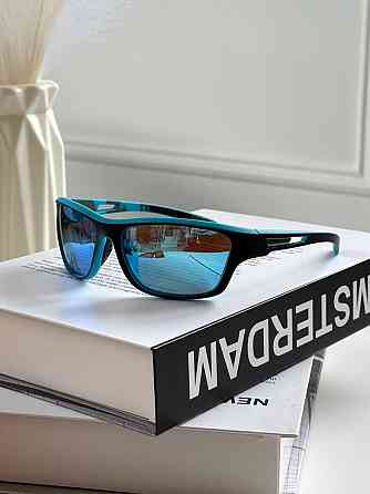 Стильні Чоловічі спортивні окуляри POLARIZED з пластиковою оправою на середнє обличчя Київ