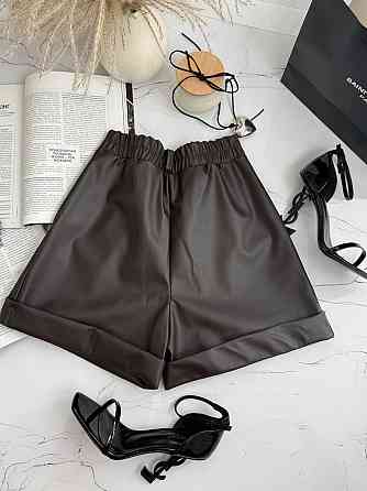 Женские базовые короткие шорты из экокожи Шоколад, 50/52 Одесса