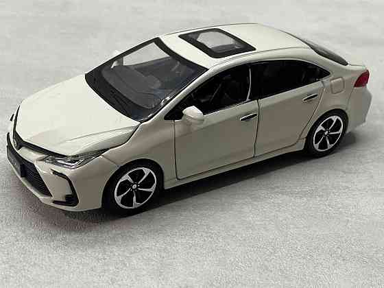 Машинка TK Union Group Toyota Corolla інерційна 1:32 Біла (GT-6258) Чернігів