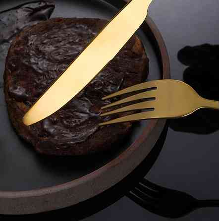 Набір столових приладів 24 х 6 персон Подарунковий Нержавіюча сталь Золоті з чорною ручкою Коробка Кременчук