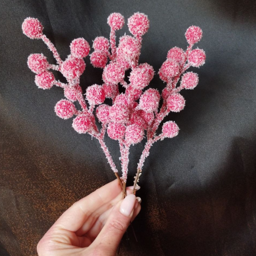 Засніжена гілочка з червоними ягодами 12 плодів 16 см Одеса - фото 1