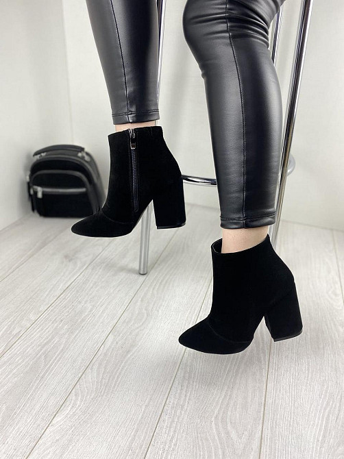 Модні черевики жіночі демісезонні весна-осінь чорні з натуральної замші на підборах р. 36, 37 2 Коломия - фото 2