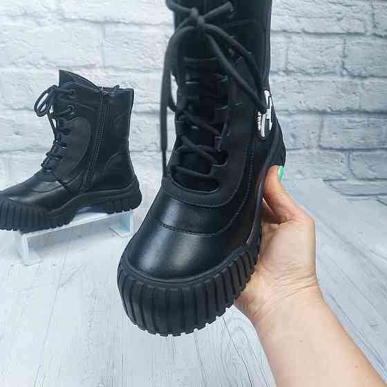 Детские зимние черные ботинки  для девочек с тракторной подошвой и шнуровкой  32,34,37 Николаев