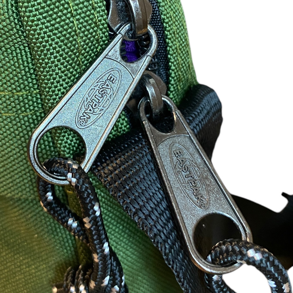 Сумка через плече Eastpak THE ONE Country Beige зелений Київ - фото 7