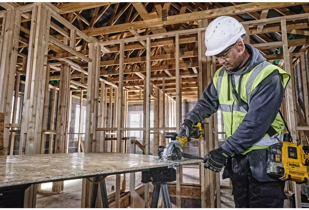 Пила дисковая безщеточная аккумуляторная компактная DeWALT DCS571NT : без АКБ, 18 В, 4500 об/мин Киев - изображение 7