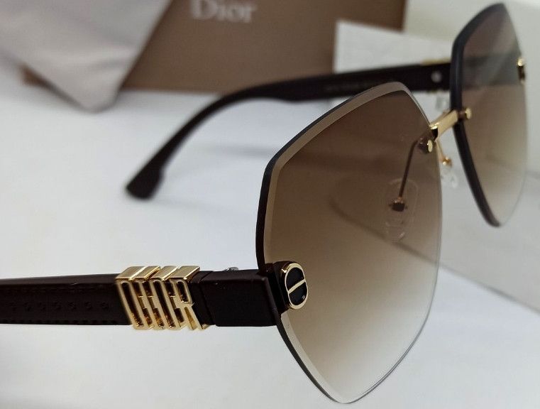 Жіночі брендові окуляри безправні коричневий градієнт із золотим лого Київ - фото 4