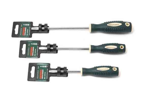 Отвертка шлицевая магнитная 