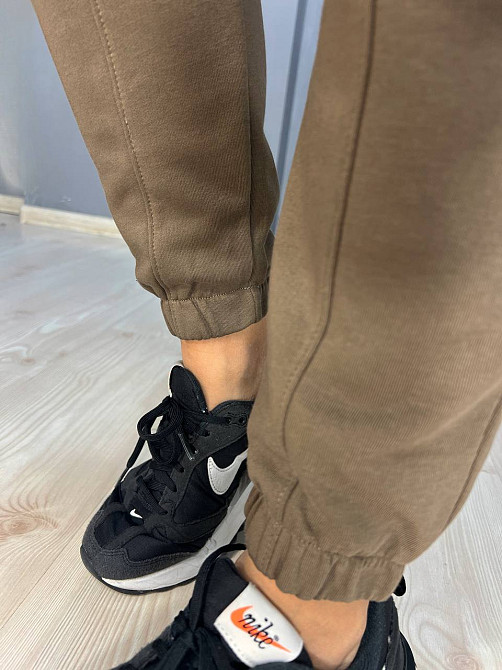 Костюм женский Joggy 7924-7631 джоггеры на резинке и худи с капюшоном бабочка на спине коричневый, коричневый, M Киев - изображение 13