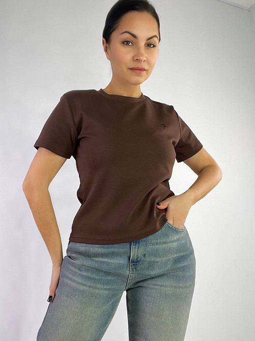 Футболка жіноча A-N 25197 вишивка літера F однотонна базова середня довжина one size, коричневий, one size Київ - фото 10