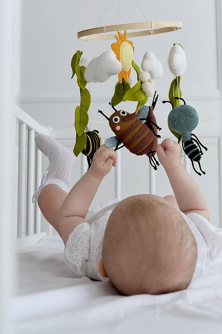 Детский музыкальный мобиль на кроватку для младенцев WoollyFox 