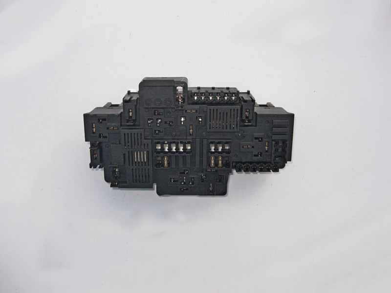 Mercedes-Benz  A2139065706 Блок реле та запобіжників у моторному відсіку E-Class W213 C-Class W205 CLS C257 GLC X253 Одесса - изображение 1