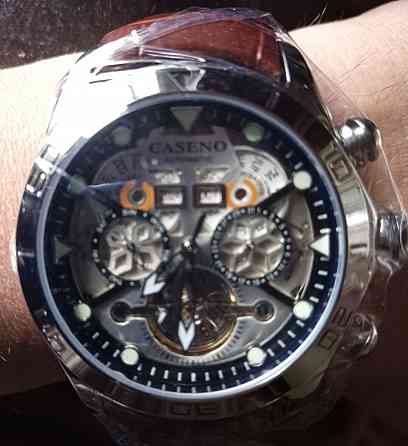 Механічний брендовий годинник з автопідзаводом. Київ