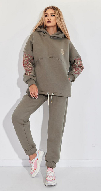 Тёплый костюм с украинской вышивкой (48) Киев - изображение 5