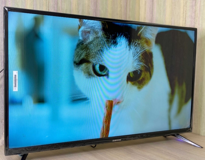 Тонкий телевизор Samsung 34