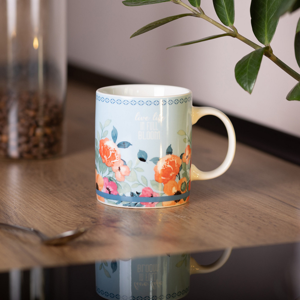 Голуба фарфоровая кружка з квітковим принтом 400 мл Київ - фото 4