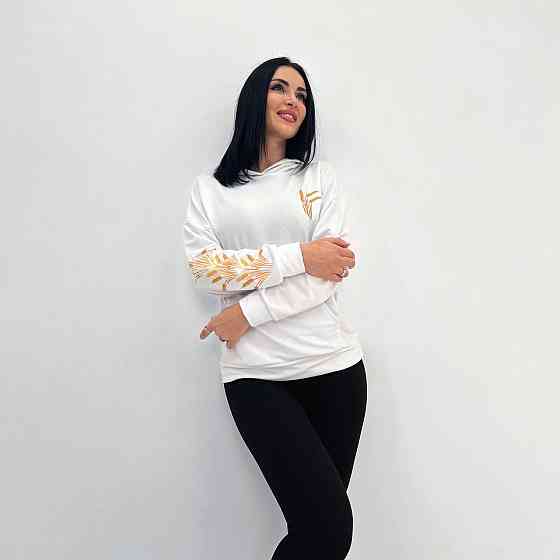 Демисезонный женский худи с принтом 