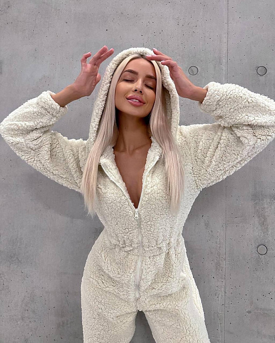 Жіночий теплий затишний комбінезон з капюшоном з хутра тедді Одеса - фото 2