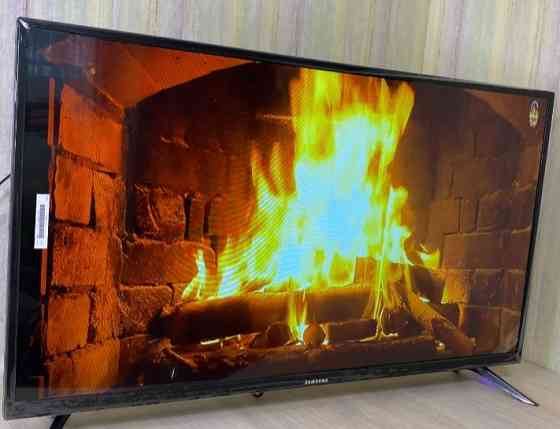 Тонкий телевізор: Samsung Smart TV 42" 4K, T2, lPTV, 3840x 2160 Корея Харків