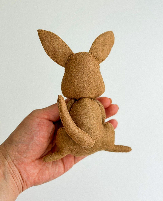 М’яка фетрова іграшка кенгуру ручної роботи – безпечна розвиваюча іграшка Київ - фото 3