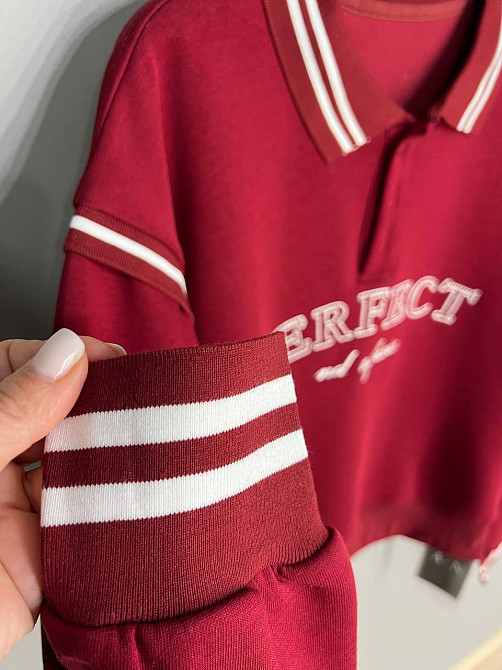 Світшот жіночий A-N 25067 поло з комірцем гудзики оверсайз з аписом вишивкою PERFECT one size, бордо Одеса - фото 9