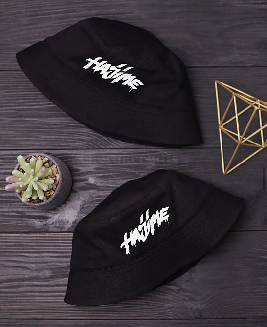 Чорна панама з написом "Hajime". Чернівці - фото 1
