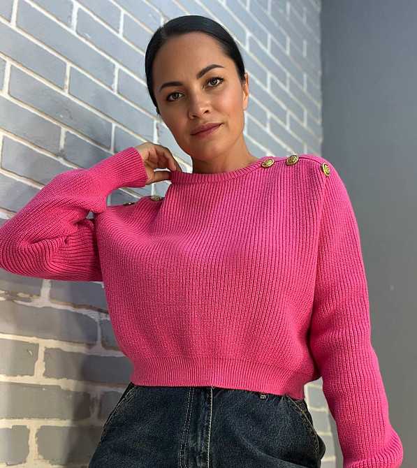 Свитер женский MIX RAY 6733 золотые пуговицы на плечах укороченный свободный, малиновий, one size Киев - изображение 10