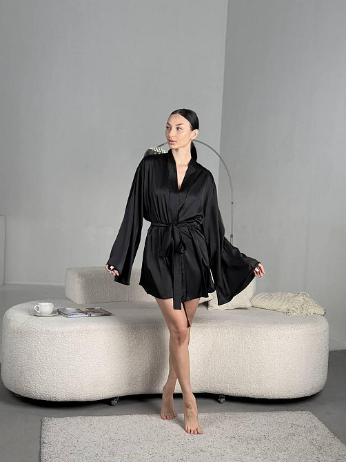 Женский короткий халат на запах с широким рукавом из шелка армани Черный, 48/50 Одесса - изображение 3