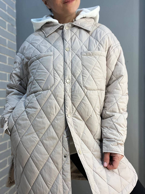 Куртка женская HAIZIYUAN 1870 длинная рубашка наложены карманы на кнопках трикотажный капюшон серая, Одесса - изображение 1